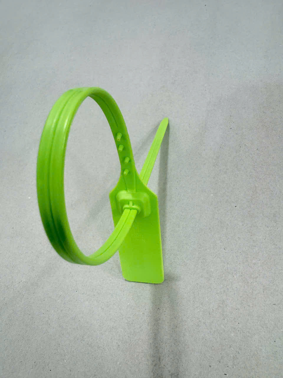 Plastic Security Seals 42cm (1,500pcs/box)